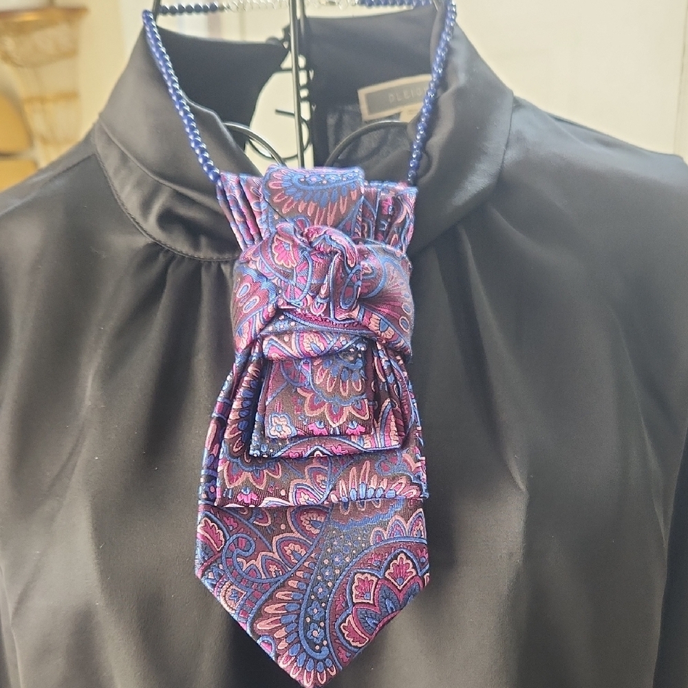 *SOLD*Necktie Necklace